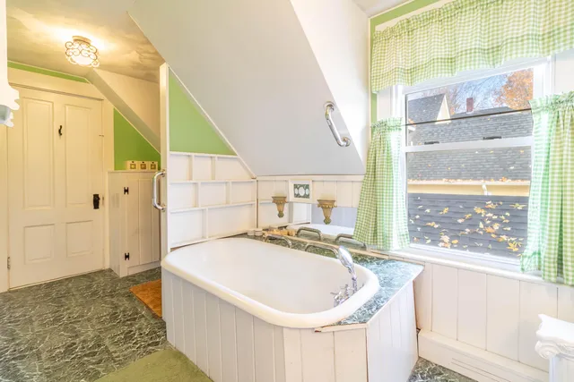 $239,000 | 18 Green Street, Dover-Foxcroft, ME 04426