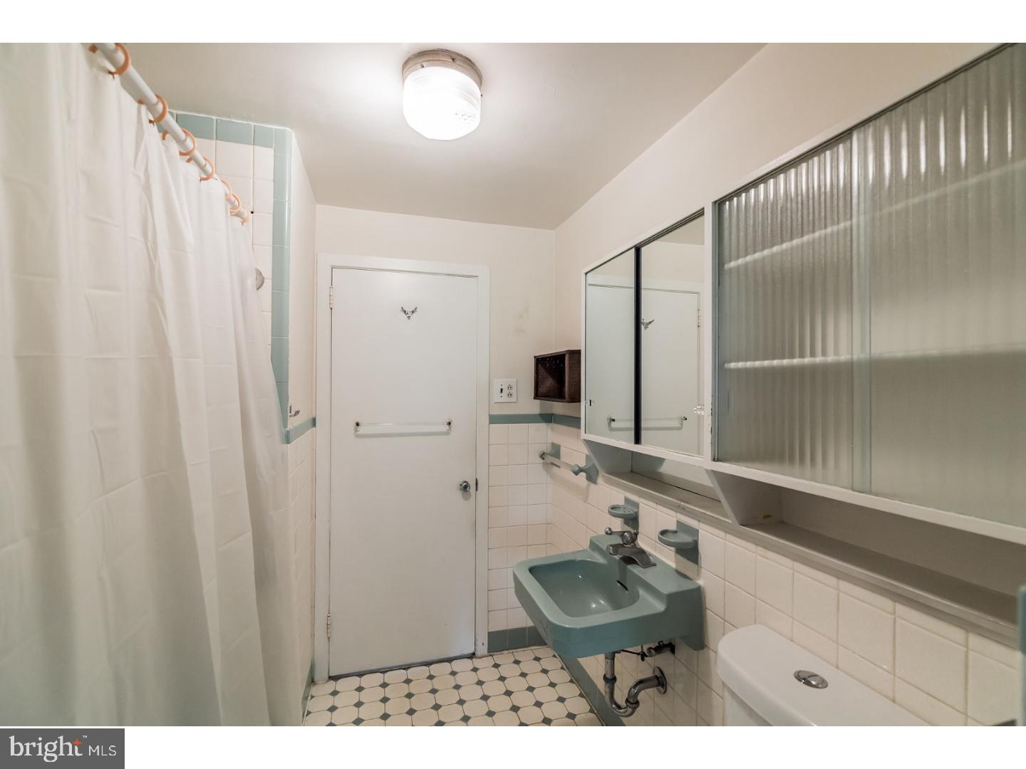 410 Suffolk Road Flourtown, PA 19031 - Photo 15 of 21
