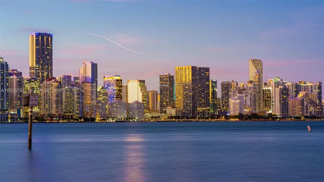 $2,300,000 | 446 Madeira Avenue, Coral Gables, FL 33134