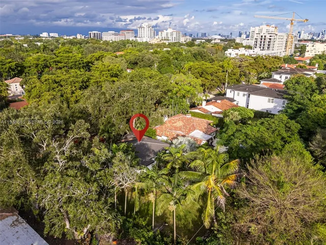 $2,300,000 | 446 Madeira Avenue, Coral Gables, FL 33134