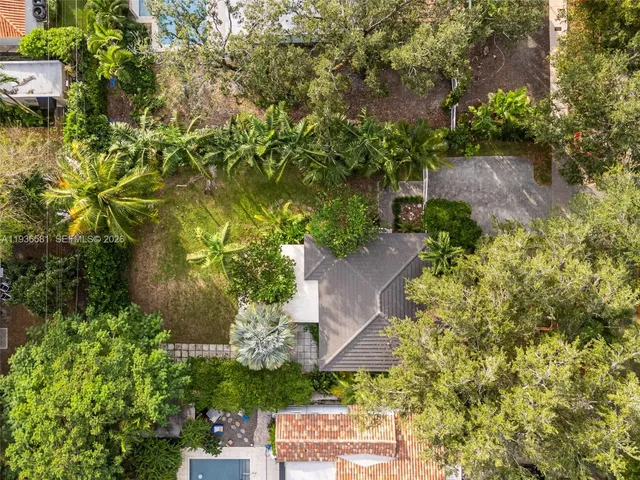 $2,300,000 | 446 Madeira Avenue, Coral Gables, FL 33134