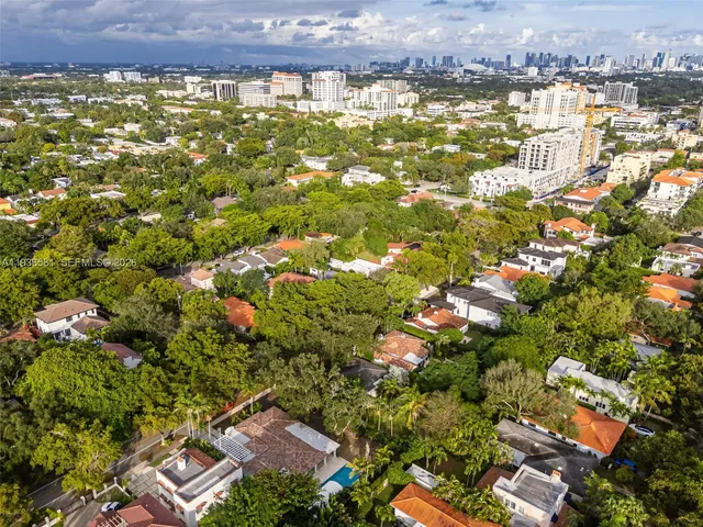 $2,300,000 | 446 Madeira Avenue, Coral Gables, FL 33134