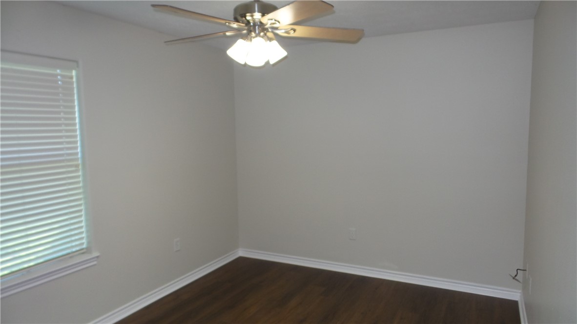 114 Rugen Lane College Station, TX 77845 - Photo 21 of 22 an empty room with a window