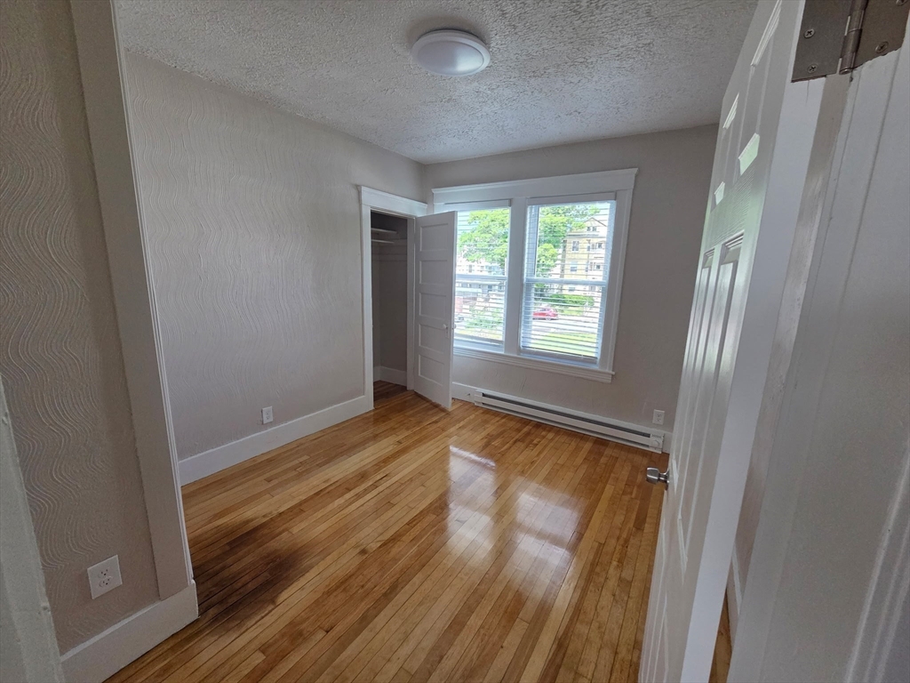 14 Caroline Street Worcester, MA 01604 - Photo 7 of 11