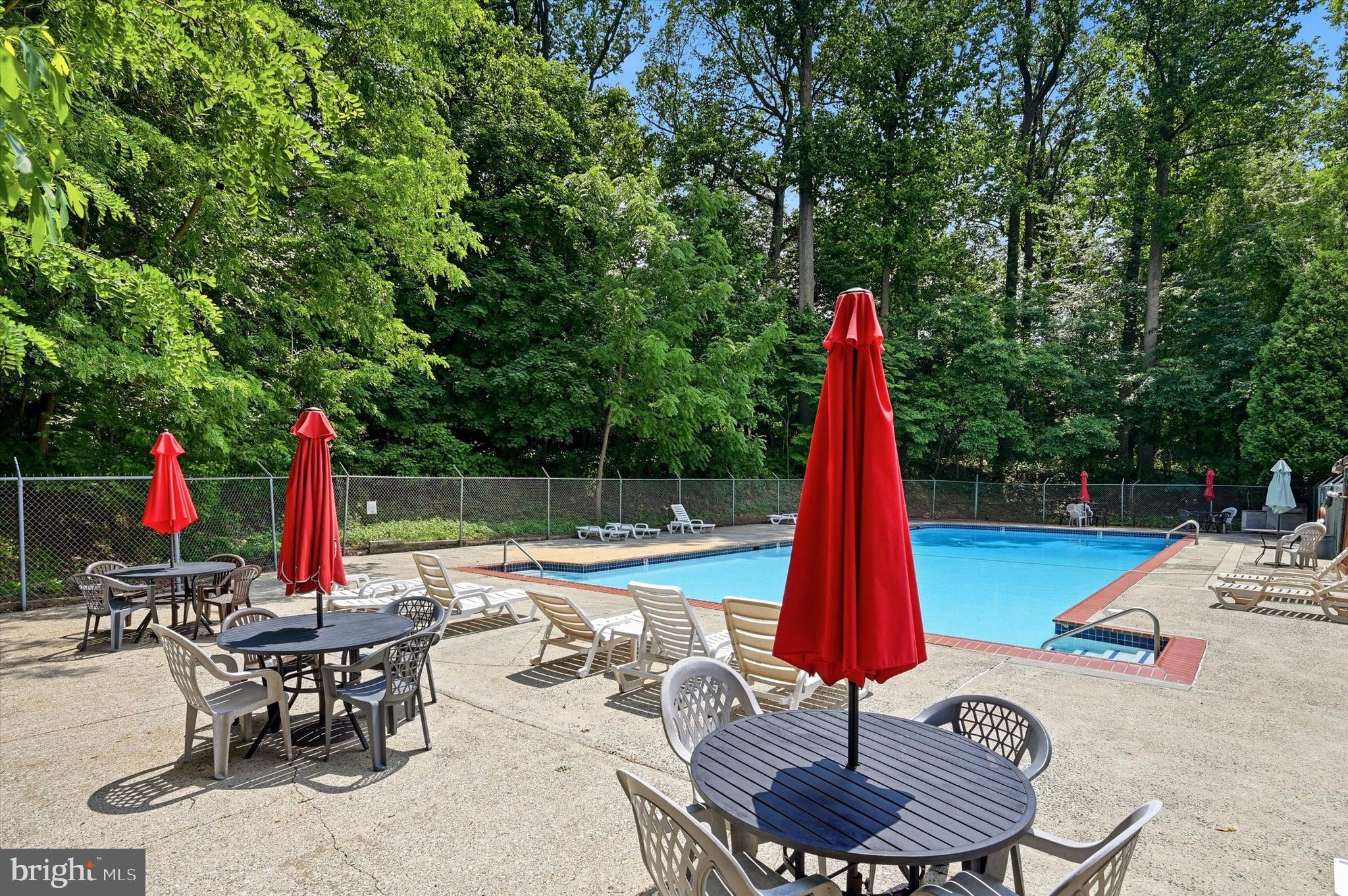 400 Glendale Road, Unit F13 Havertown, PA 19083 - Photo 15 of 17 Community Pool