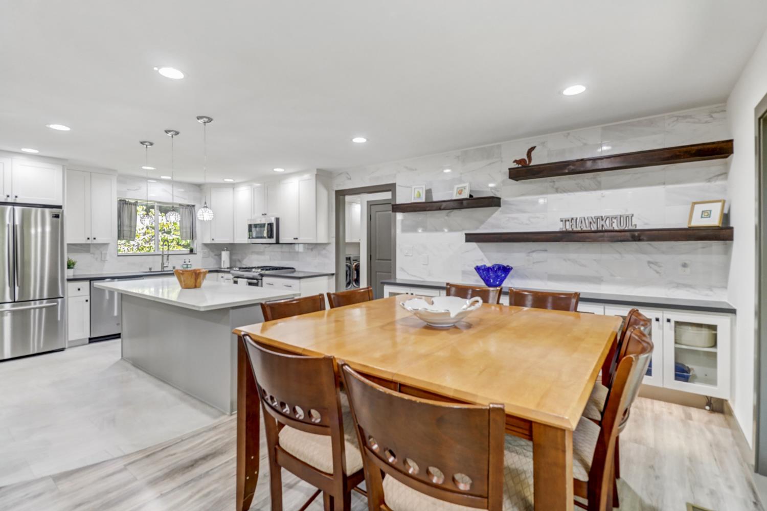 3751 Dell Road Carmichael, CA 95608 - Photo 17 of 66 Gallery Image 17