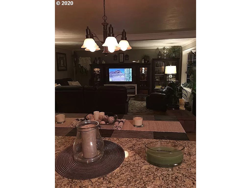 2815 Manor Drive Springfield, OR 97477 - Photo 11 of 17