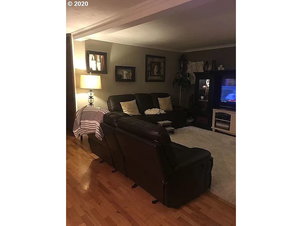 2815 Manor Drive Springfield, OR 97477 - Photo 12 of 17