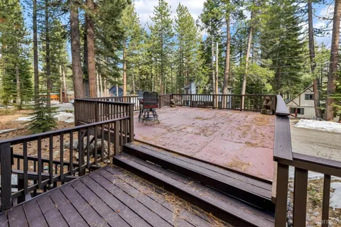 $689,000 | 1586 Crystal Air Drive, South Lake Tahoe, CA 96150