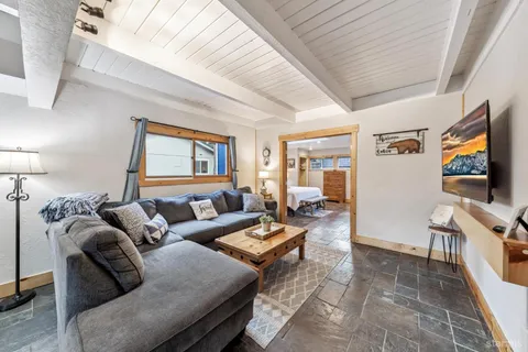 $689,000 | 1586 Crystal Air Drive, South Lake Tahoe, CA 96150