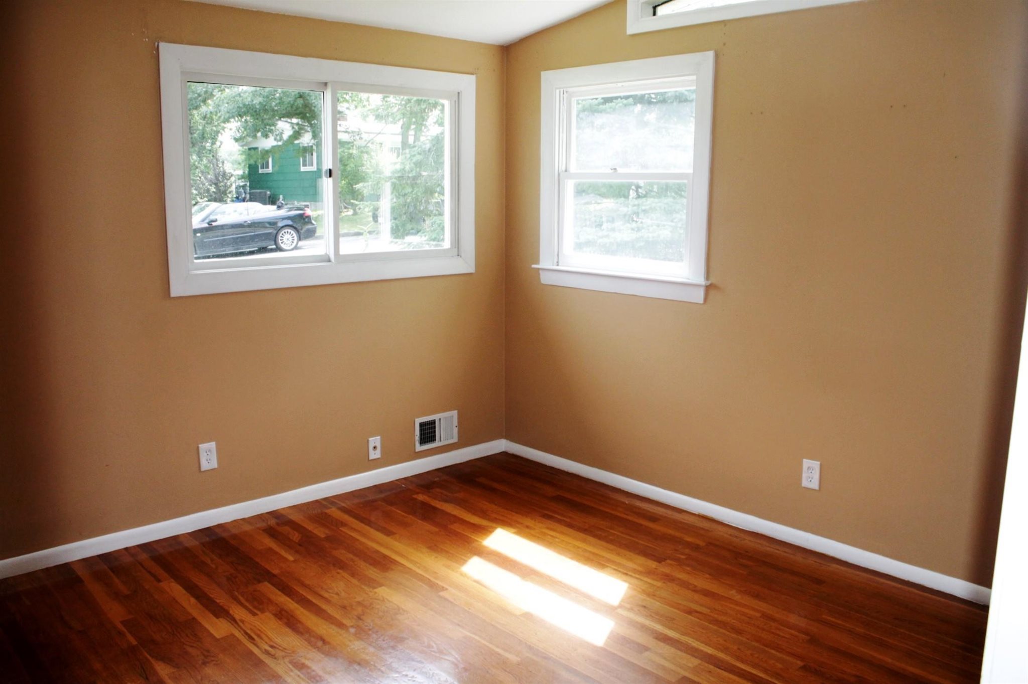 32 Chartrand Street Manchester, NH 03103 - Photo 14 of 40 Gallery Image 14