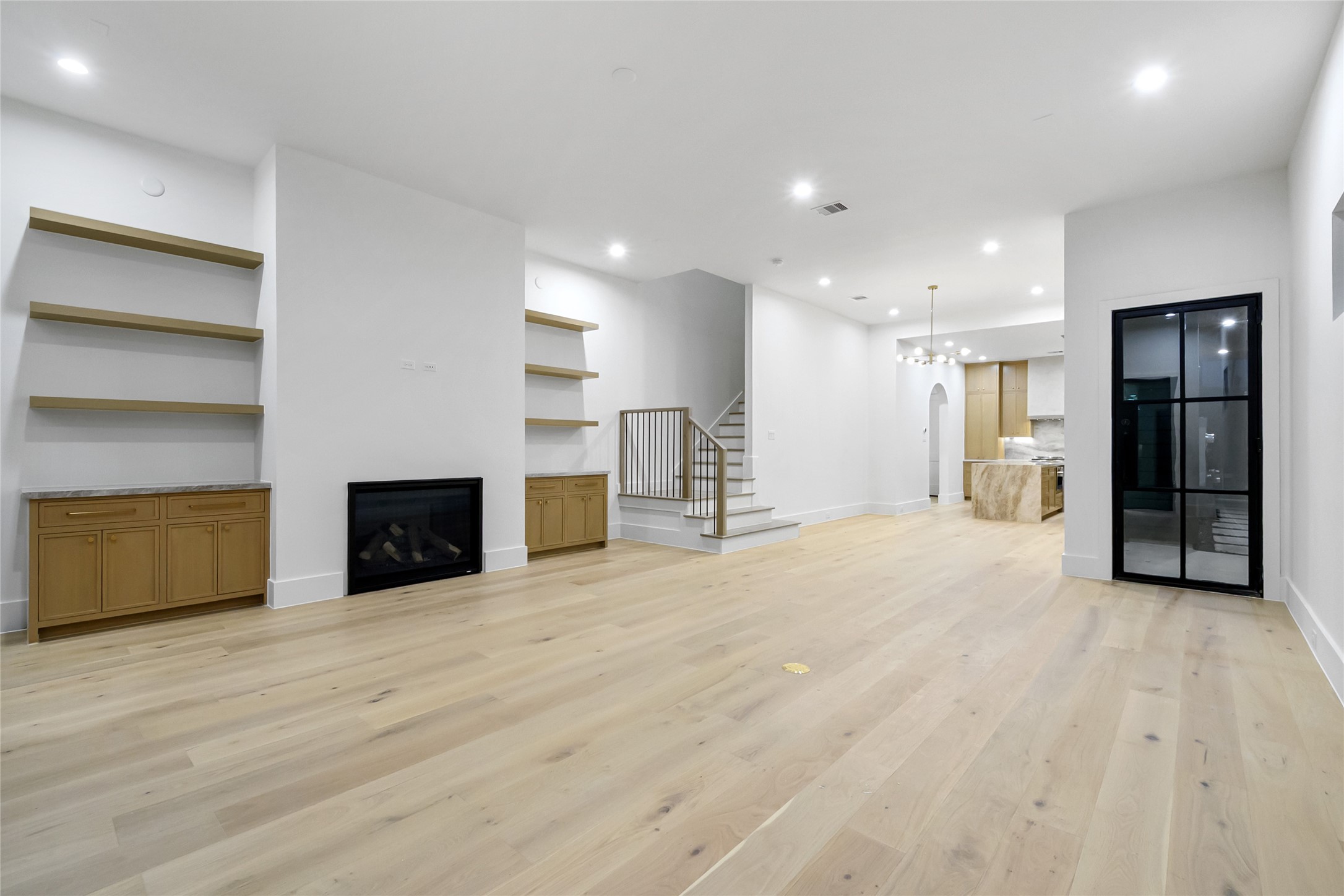 112 East 27th Street Houston, TX 77008 - Photo 33 of 43 a view of an empty room with a fireplace and a window