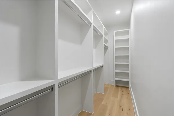 $999,990 | 112 East 27th Street, Houston, TX 77008