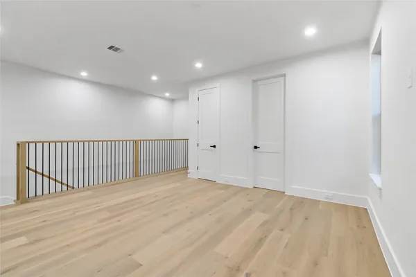 $999,990 | 112 East 27th Street, Houston, TX 77008
