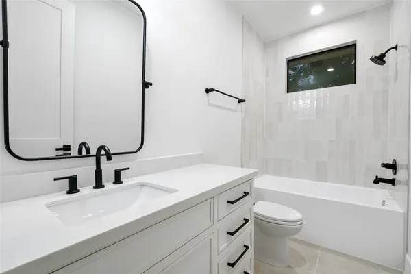 $999,990 | 112 East 27th Street, Houston, TX 77008