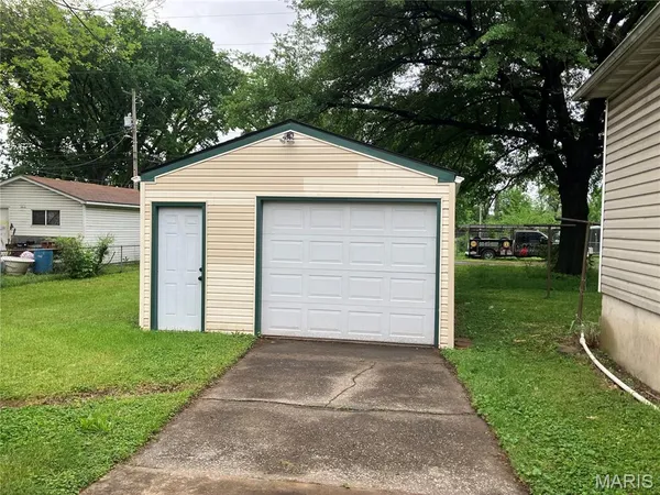 $1,000 | 2662 Lincoln Avenue, Granite City, IL 62040