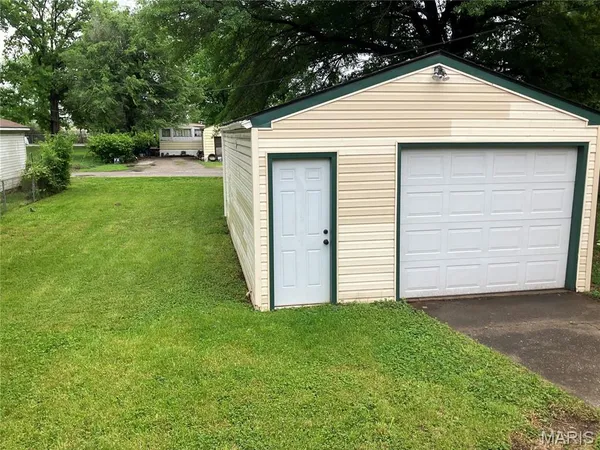 $1,000 | 2662 Lincoln Avenue, Granite City, IL 62040