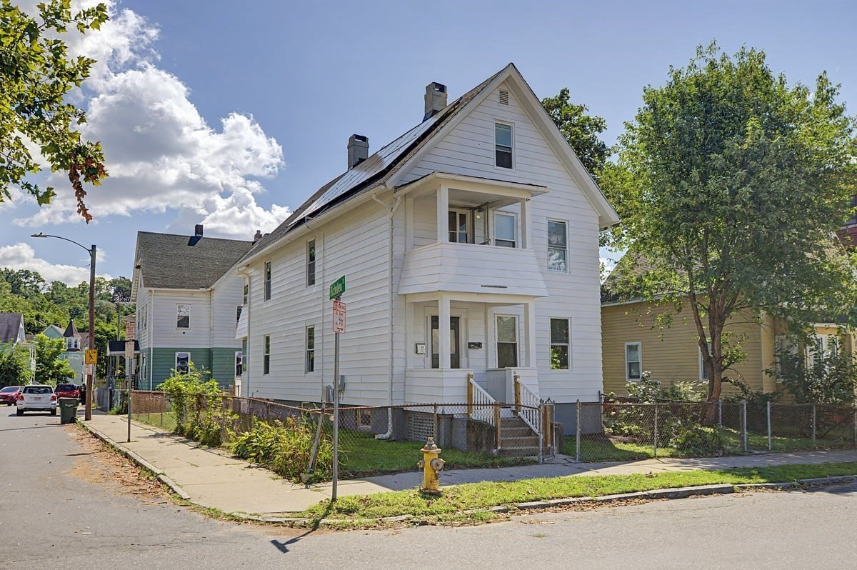 81 Adams Street Springfield, MA 01105 - Photo 1 of 42 Gallery Image 1