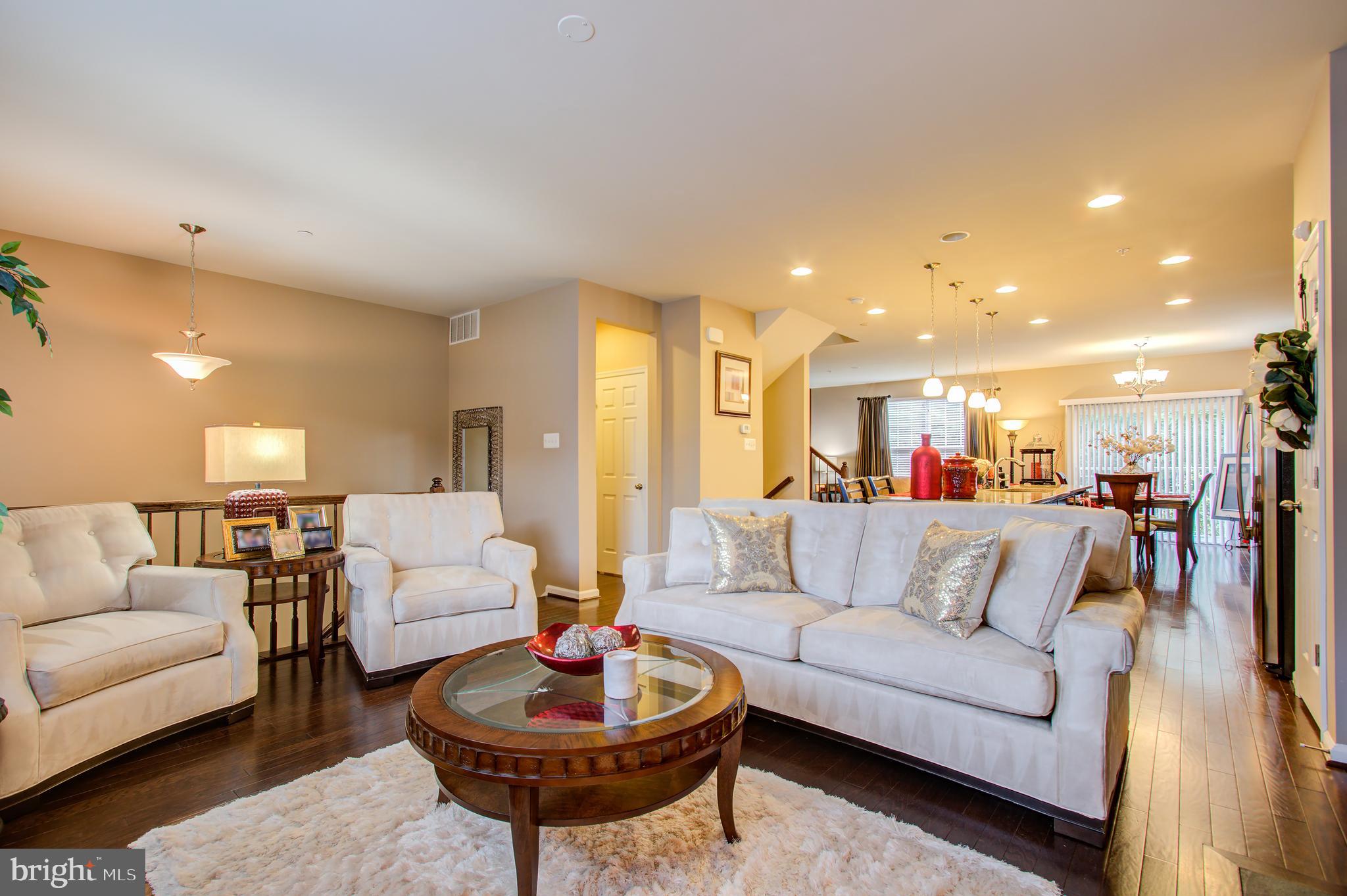 12601 Rustic Rock Lane Beltsville, MD 20705 - Photo 7 of 36 Living Room