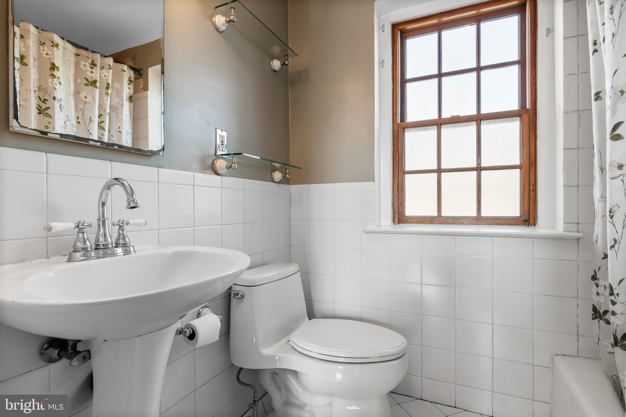 218 Pickwick Road Havertown, PA 19083 - Photo 18 of 29 Full bath