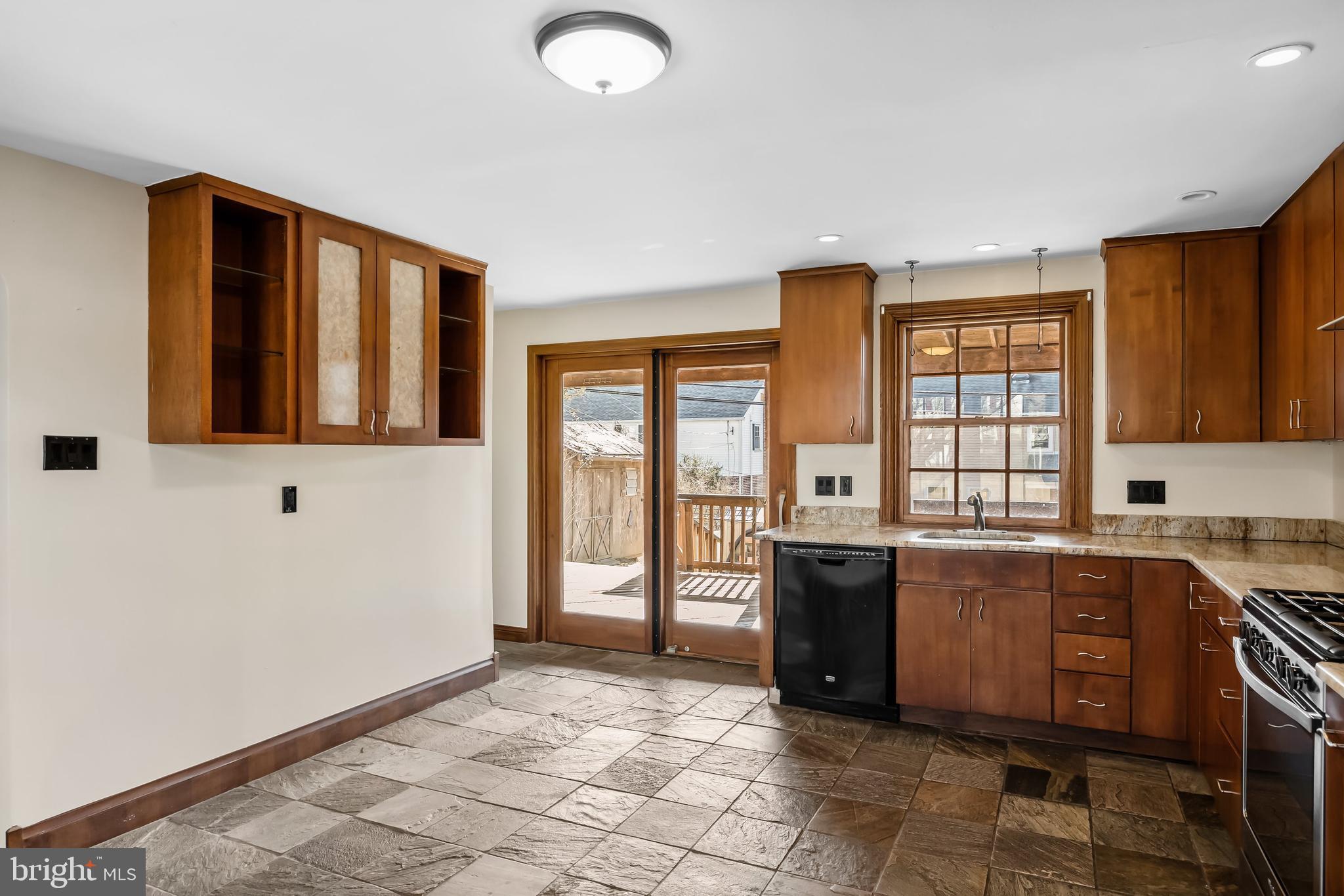 218 Pickwick Road Havertown, PA 19083 - Photo 8 of 29