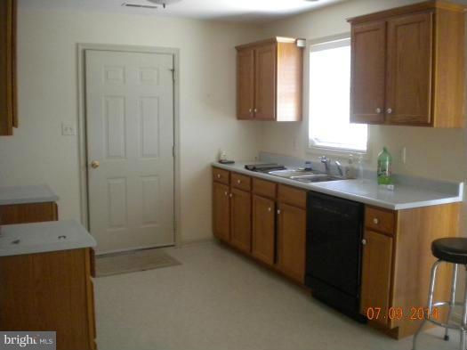 14130 Edgemont Road Smithsburg, MD 21783 - Photo 3 of 5 Kitchen