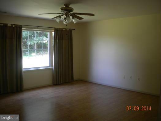 14130 Edgemont Road Smithsburg, MD 21783 - Photo 4 of 5 Dining Room