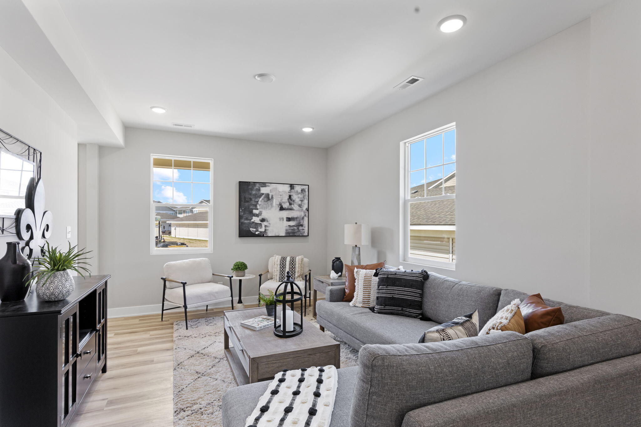 1183 Harbor Way Chesterton, IN 46304 - Photo 6 of 20 a living room with furniture and a potted plant