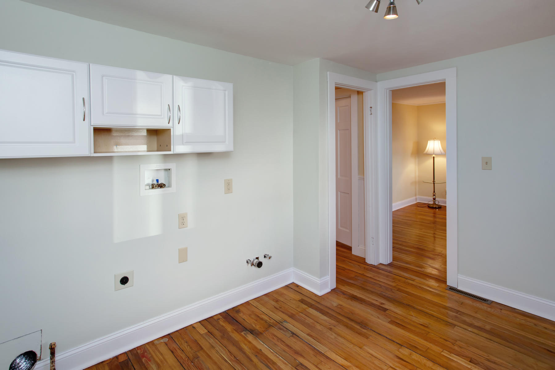 46 Thorne Road Bourne, MA 02532 - Photo 25 of 32 a view of kitchen with wooden floor and electronic appliances