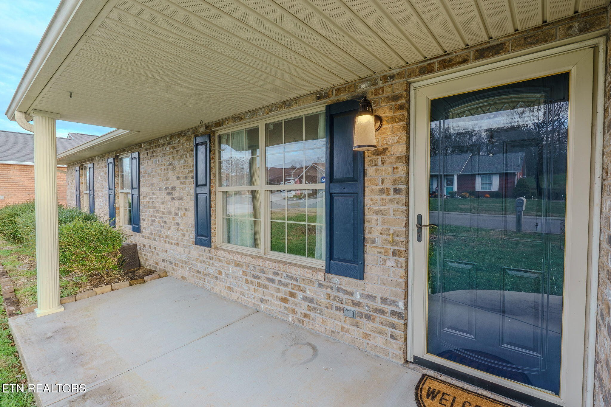 6622 Carina Lane Corryton, TN 37721 - Photo 4 of 30 a front view of a house