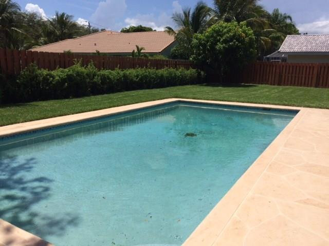 610 Southwest 17th Street Boca Raton, FL 33486 - Photo 25 of 49 a view of a backyard
