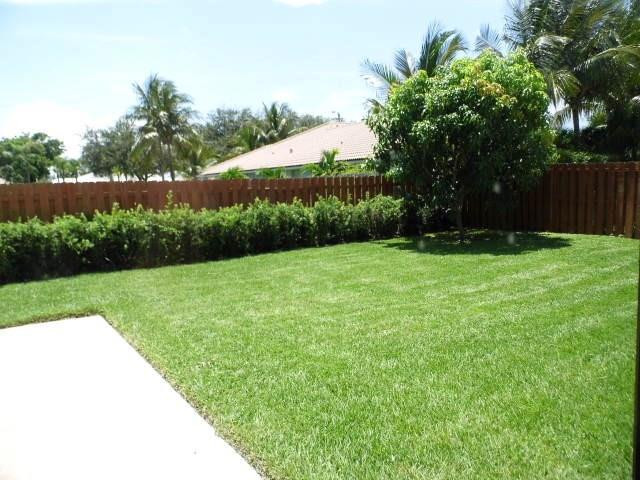 610 Southwest 17th Street Boca Raton, FL 33486 - Photo 43 of 49 a view of a back yard