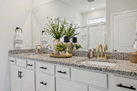 $385,000 | 2140 Quinn Drive, White House, TN 37188