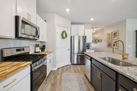 $385,000 | 2140 Quinn Drive, White House, TN 37188