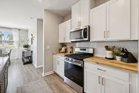 $385,000 | 2140 Quinn Drive, White House, TN 37188