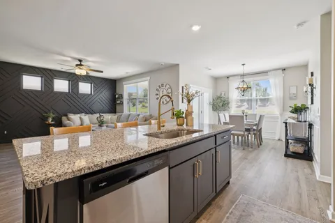 $385,000 | 2140 Quinn Drive, White House, TN 37188