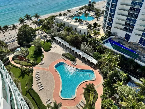 $2,995 | 3001 South Ocean Drive, Unit 1621, Hollywood, FL 33019
