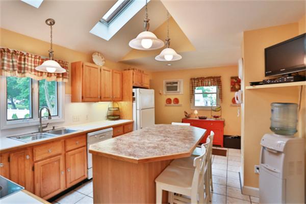 26 Columbia Road Danvers, MA 01923 - Photo 6 of 17 Gallery Image 6