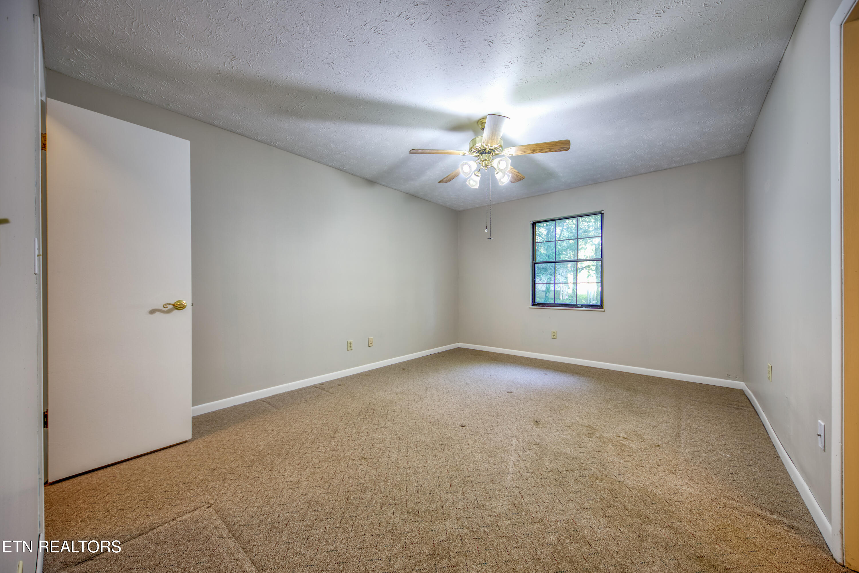 4521 Crestfield Road Knoxville, TN 37921 - Photo 8 of 21 Primary Bedroom