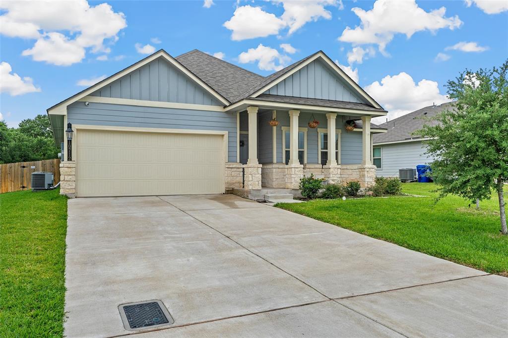 10712 Peperak Court Waco, TX 76708 - Photo 2 of 25 a front view of a house with garden
