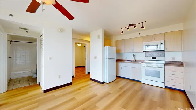 $2,200 | 94-302 Paiwa Street, Unit 1005, Waipahu, HI 96797