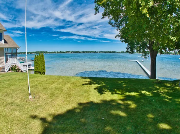 $599,000 | 633 Pearl Beach Drive North, Coldwater, MI 49036