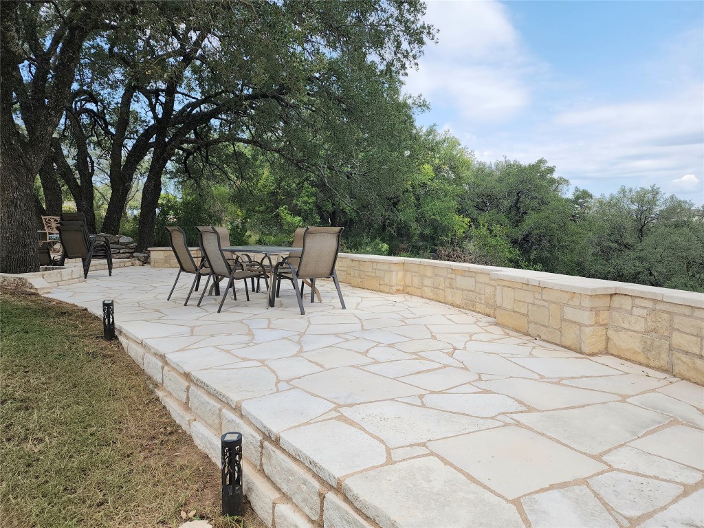 1001 Wesley Ridge Drive Spicewood, TX 78669 - Photo 29 of 35 Great spot for those amazing dinners.