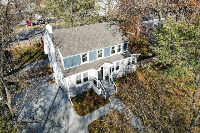 $370,000 | 1705 Southwest Walnut Street, Blue Springs, MO 64015