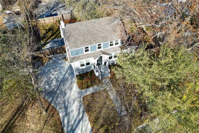 $370,000 | 1705 Southwest Walnut Street, Blue Springs, MO 64015