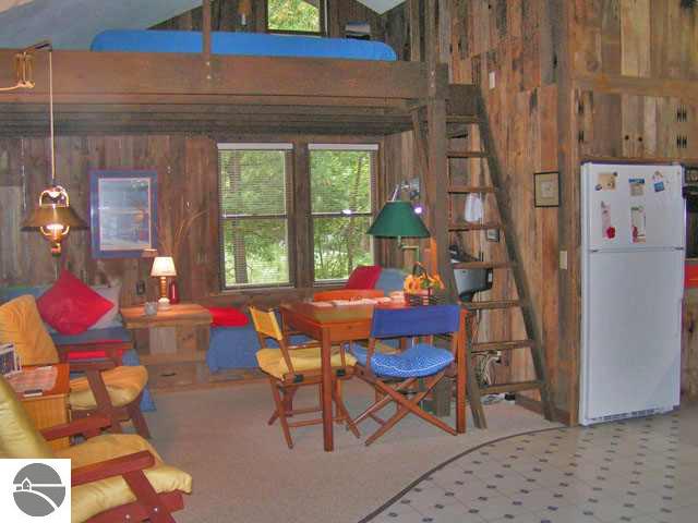 8212 South Dunns Farm Road Maple City, MI 49664 - Photo 6 of 9 1678190-5.JPG