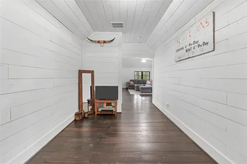 $699,000 | 2000 North Lake Drive, Greenville, TX 75402