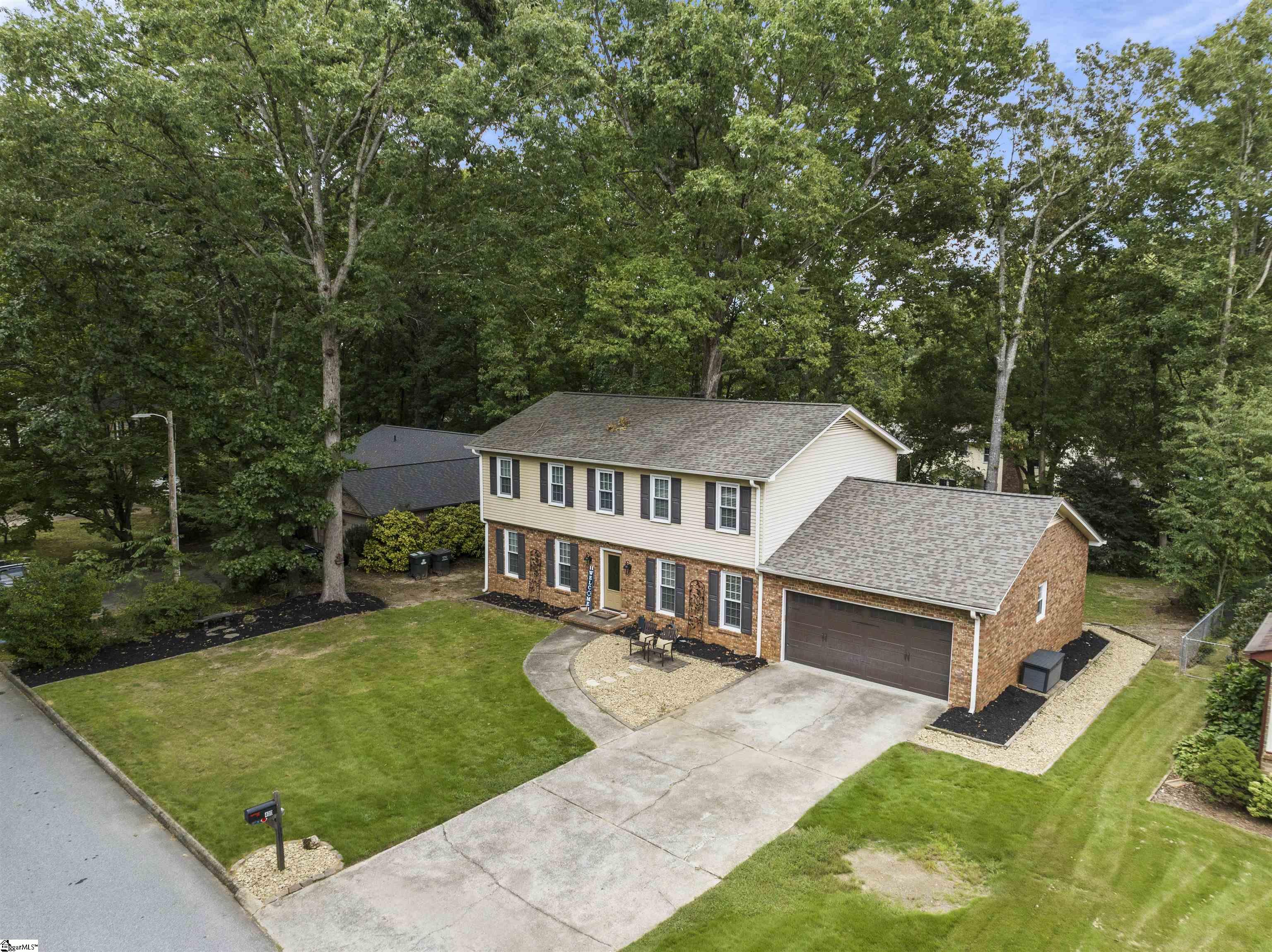 400 Hudson Farm Road Greer, SC 29650 - Photo 2 of 34 Gallery Image 2