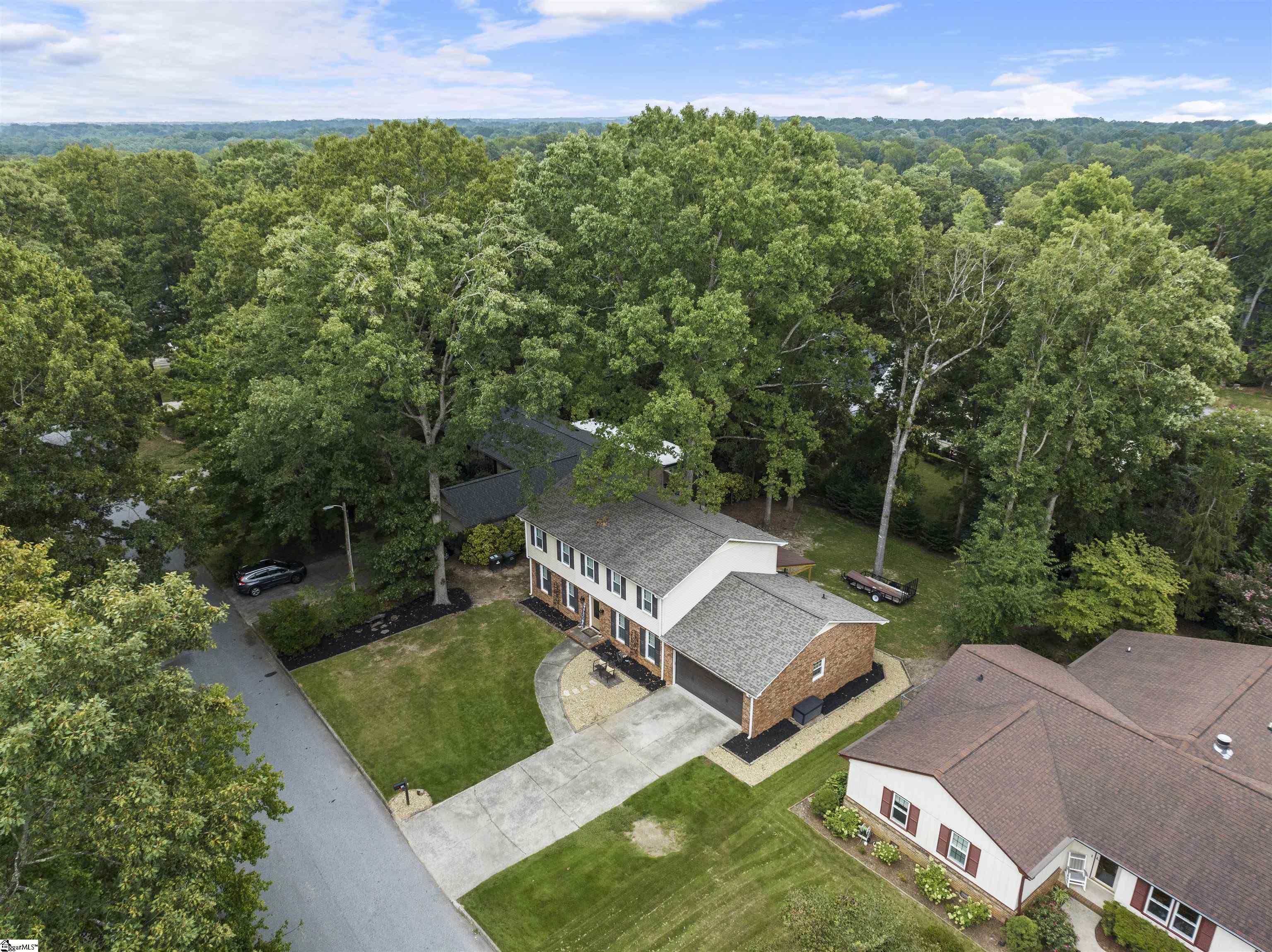 400 Hudson Farm Road Greer, SC 29650 - Photo 5 of 34 Gallery Image 5