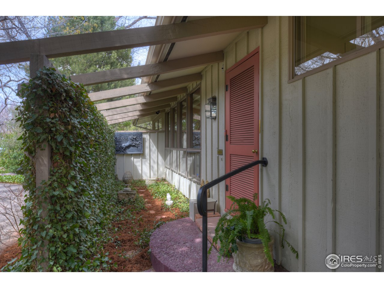 550 13th Street Boulder, CO 80302 - Photo 2 of 26 a view of entryway